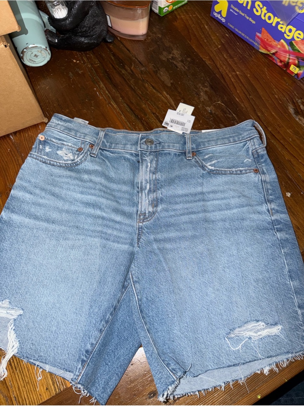 NWT American Eagle Perfect Bermuda Shorts Size 6 Light Wash Distressed Denim 28W